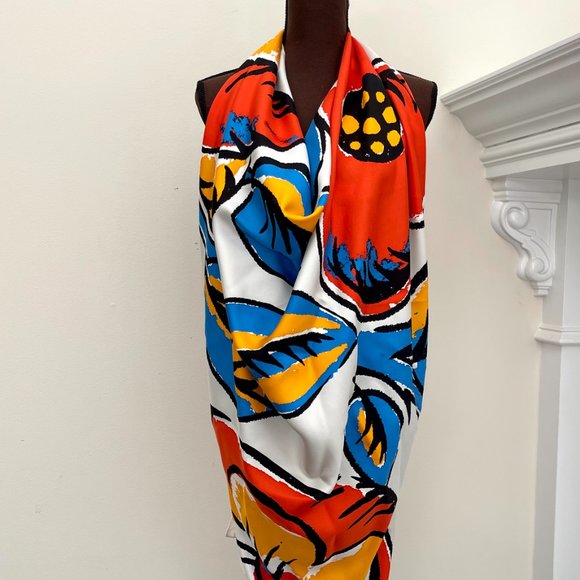 Authentic Louis Vuitton Scarf Monogram Large Floral Silk Wrap - Picture 13 of 16